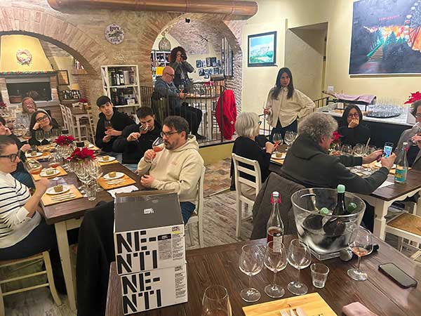 Wine tasting in Umbria – Trebbiano Spoletino by Cantina Annesanti with Valentina Dugo at Tipico Osteria Montone