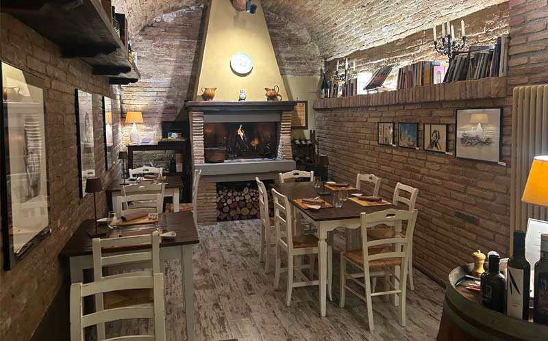  Book a table at Montone Restaurant Tipico Osteria Perugia Umbria Italy