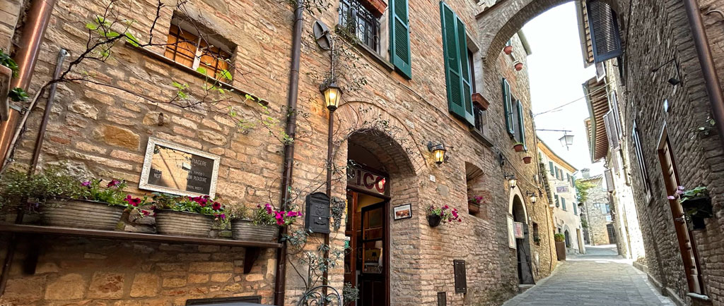 Contact the Innkeeper of Tipico Osteria Montone Perugia Umbria Italy