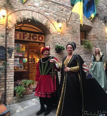 Rievocazione Storica Donazione Della Santa Spina Montone Umbria Italia